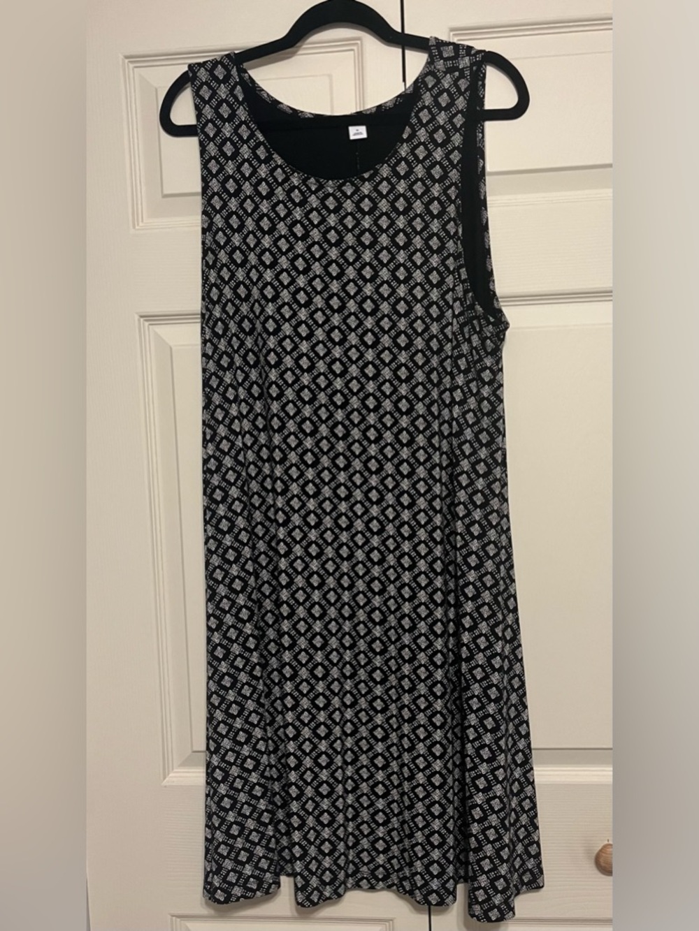 Old Navy Sleeveless Black and White Printed Dress